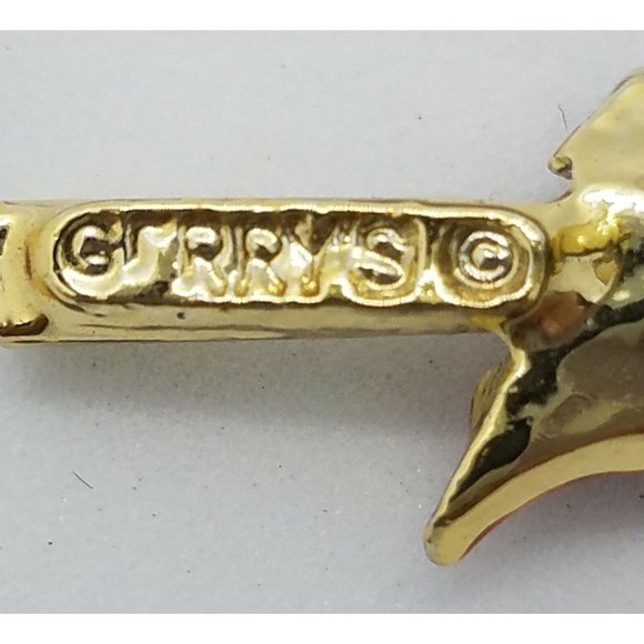 Vintage Gerry's Christmas Holiday Gas Lantern on Post Red Ribbon Brooch Pin - Picture 4 of 4